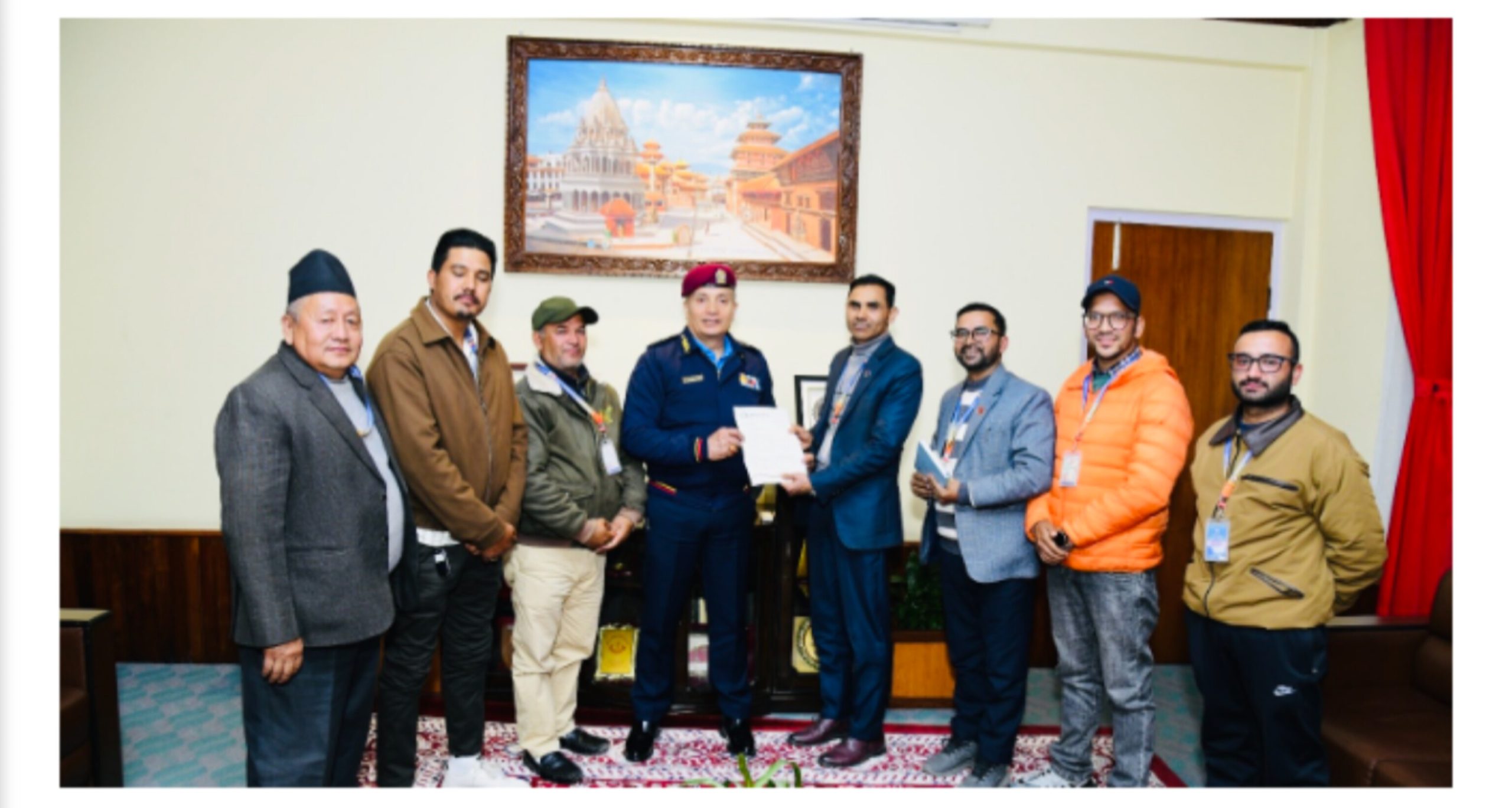 सरोकार केन्द्रद्वारा आईजीपी कार्कीलाई सुझाव पत्र पेश